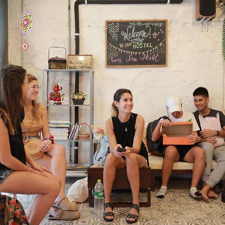 Nivas Siam Hostel Банкок Екстериор снимка