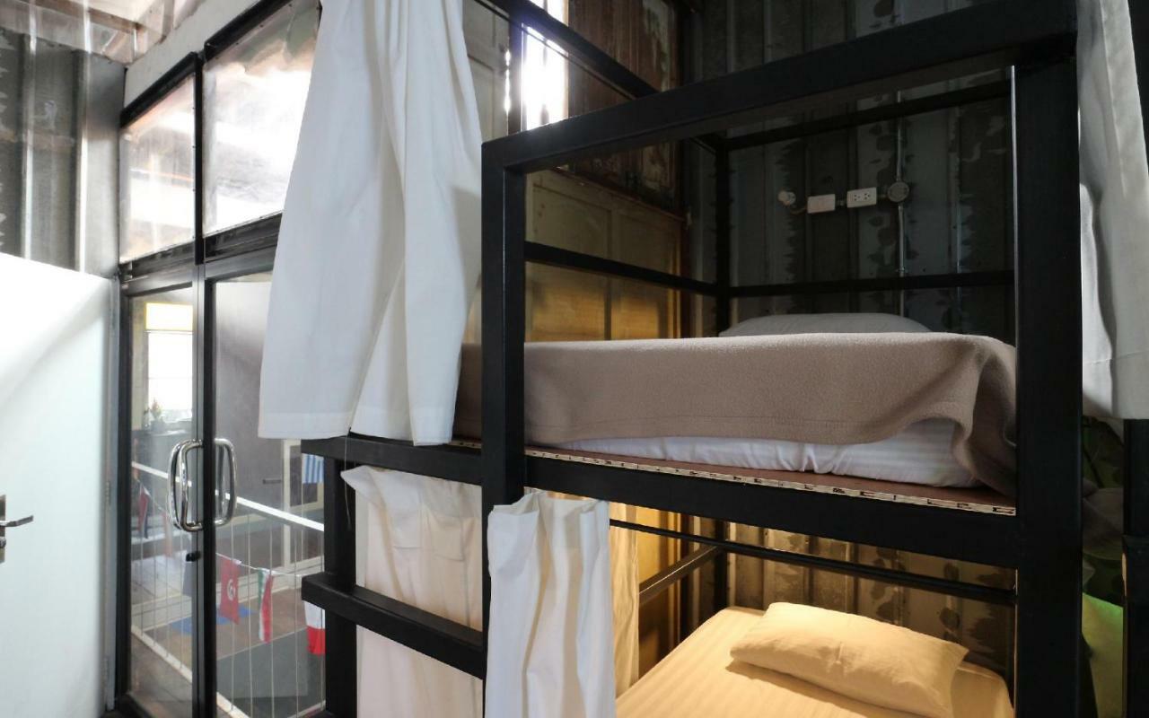 Nivas Siam Hostel Банкок Екстериор снимка