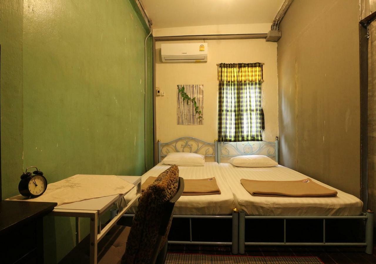 Nivas Siam Hostel Банкок Екстериор снимка