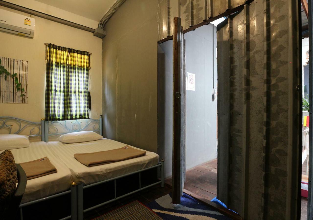 Nivas Siam Hostel Банкок Екстериор снимка
