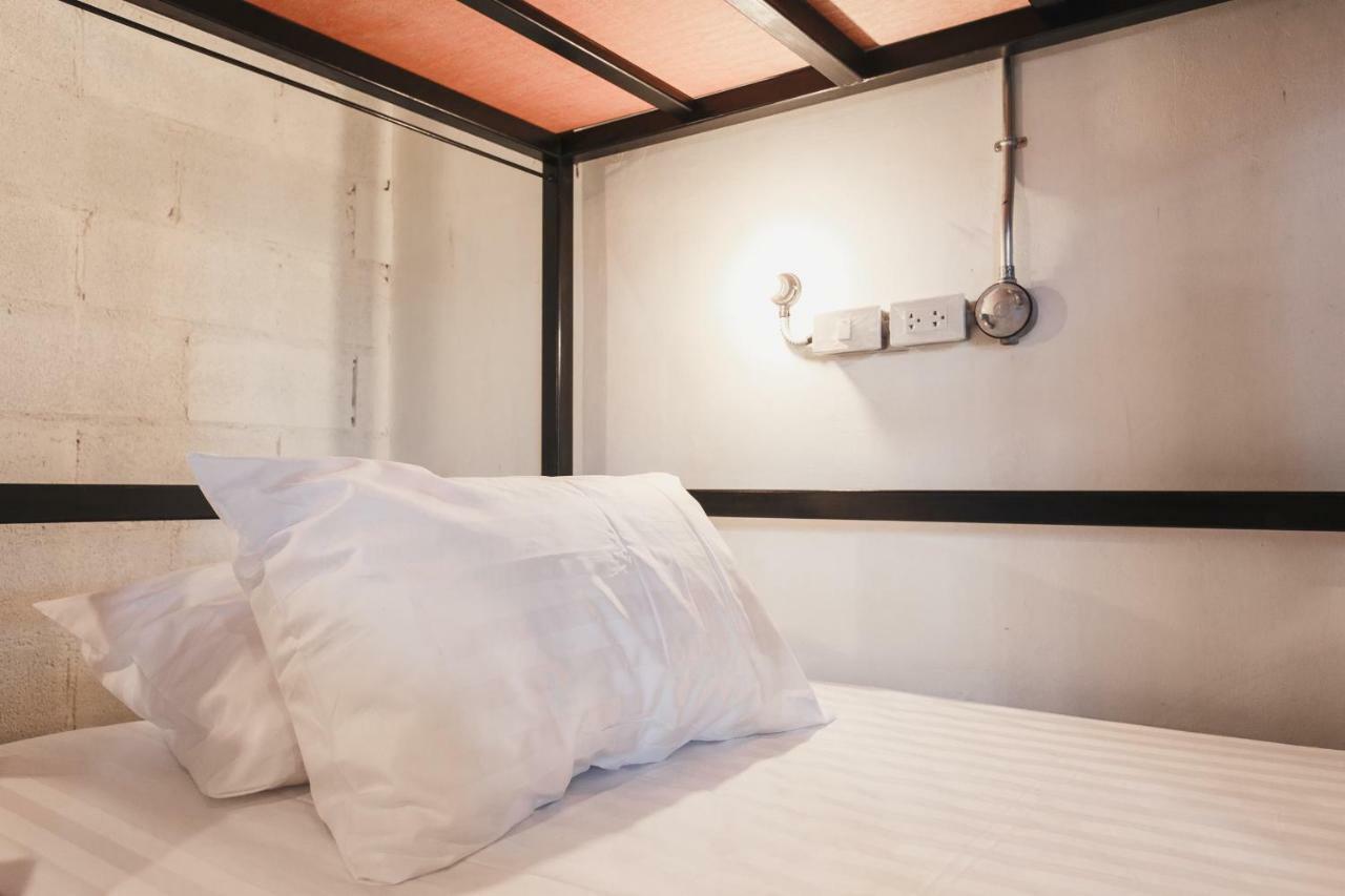 Nivas Siam Hostel Банкок Екстериор снимка
