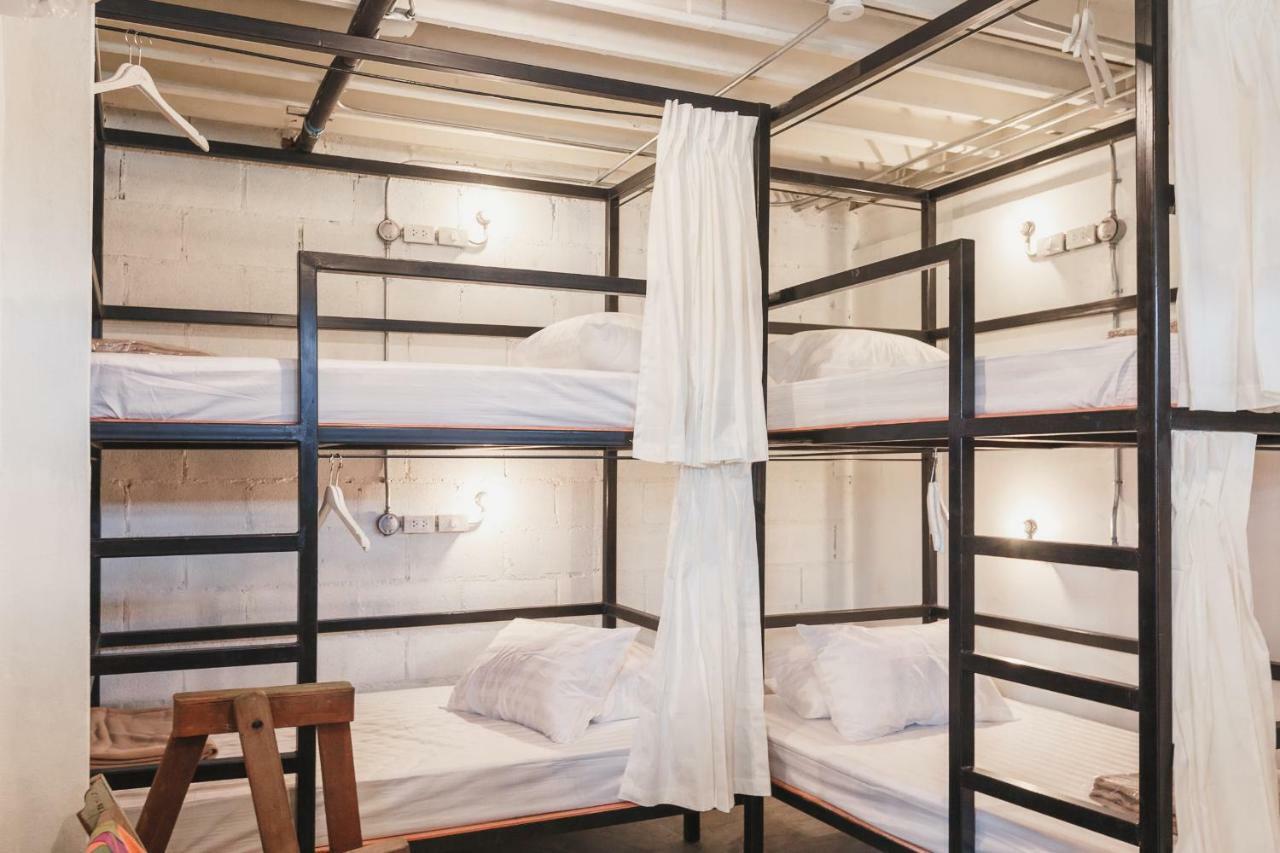 Nivas Siam Hostel Банкок Екстериор снимка